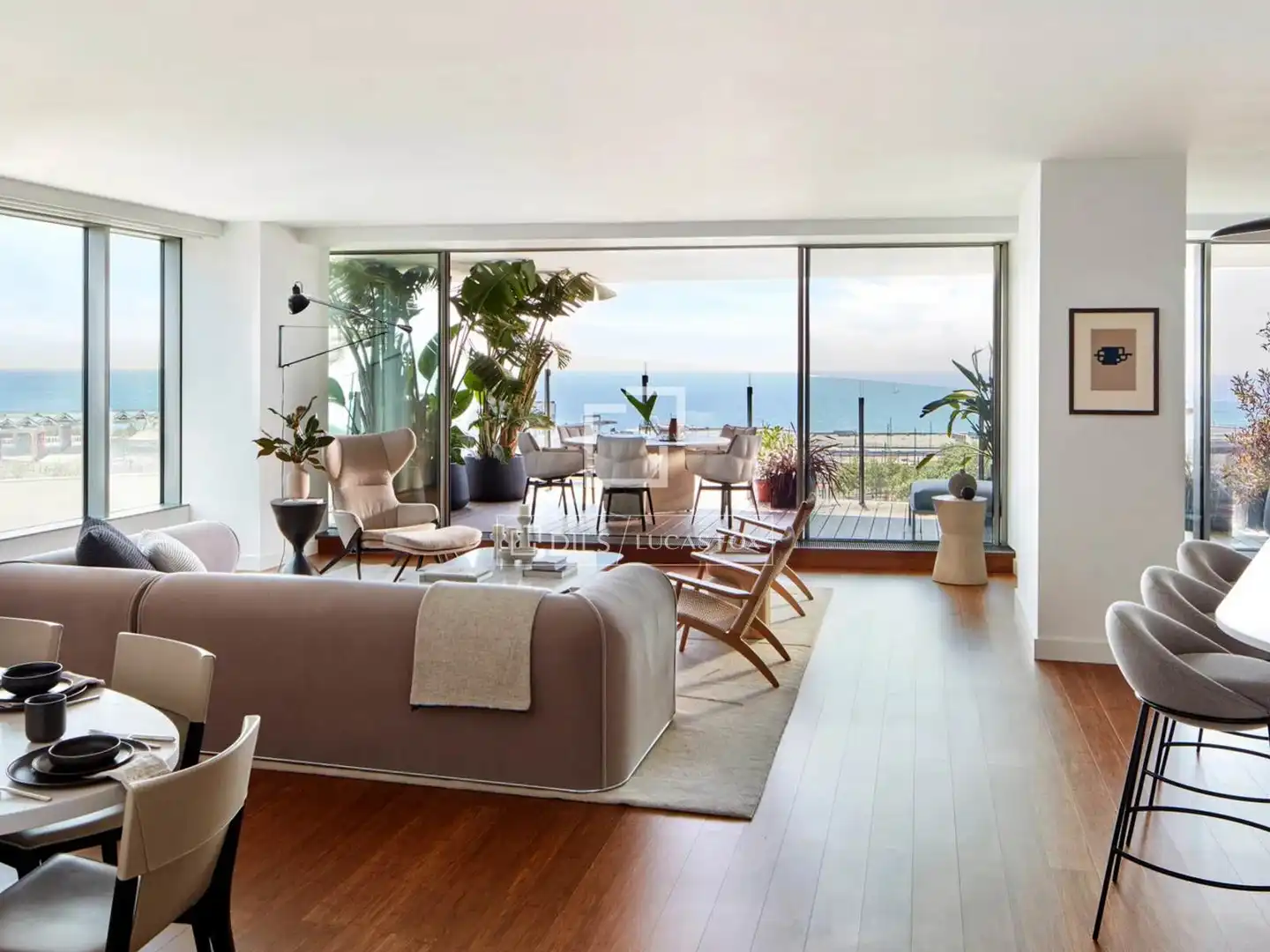 Wohnzimmer von Wohnung zum Verkauf in Barcelona mit Klimaanlage, Heizung und Terrasse