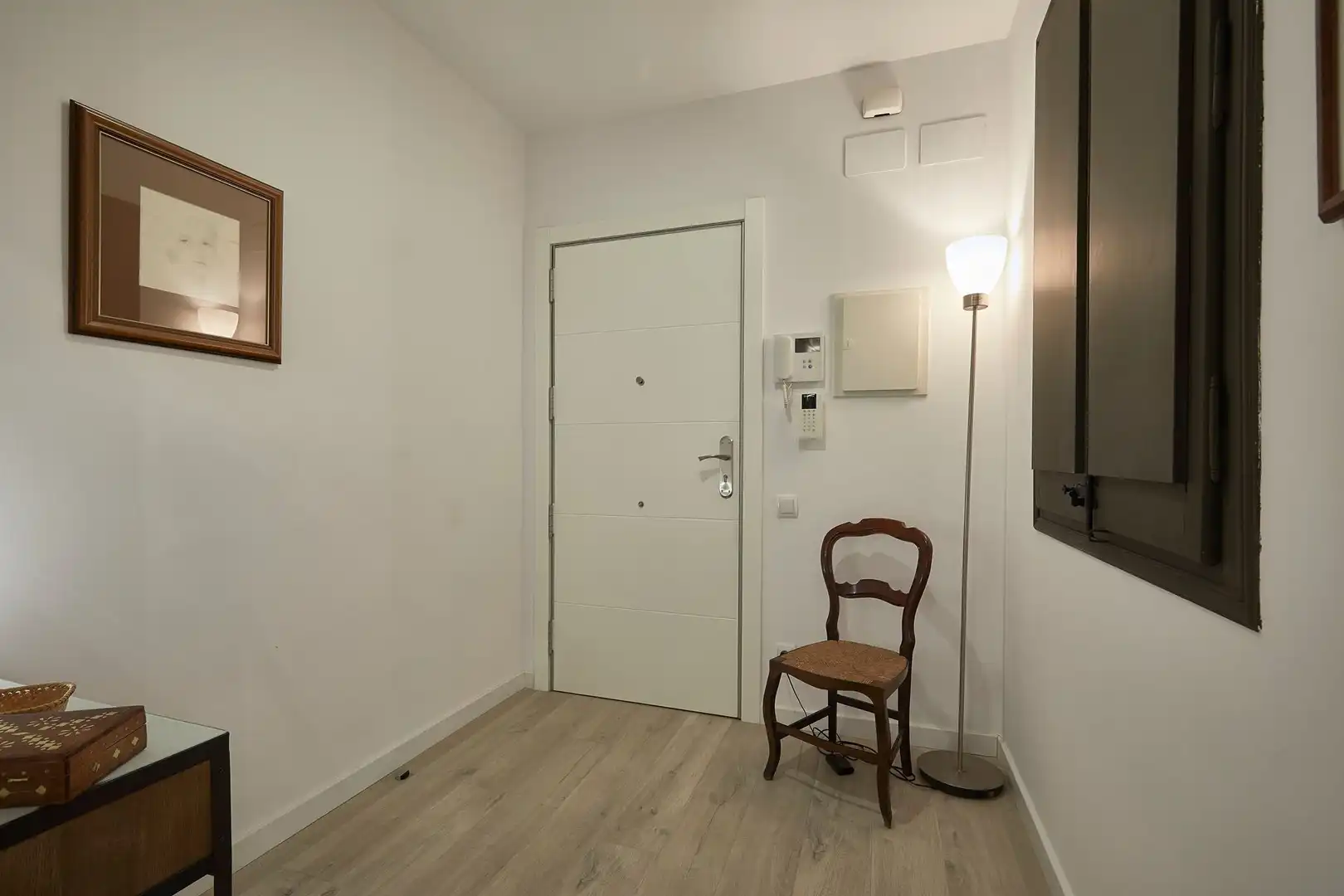 Wohnung zum Verkauf in Barcelona mit Klimaanlage, Parkett und Ofen