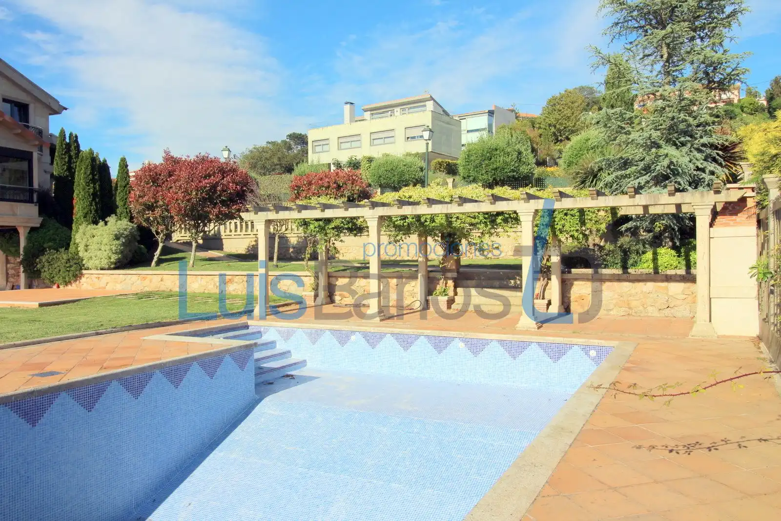 Piscina de Casa o chalet en venta en Nigrán con Aire acondicionado, Calefacción y Jardín privado