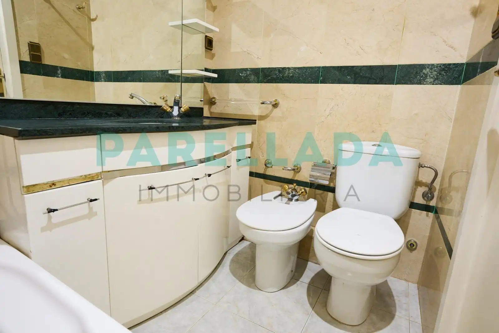 Bathroom of Flat for sale in Badalona  with Air Conditioner and Balcony