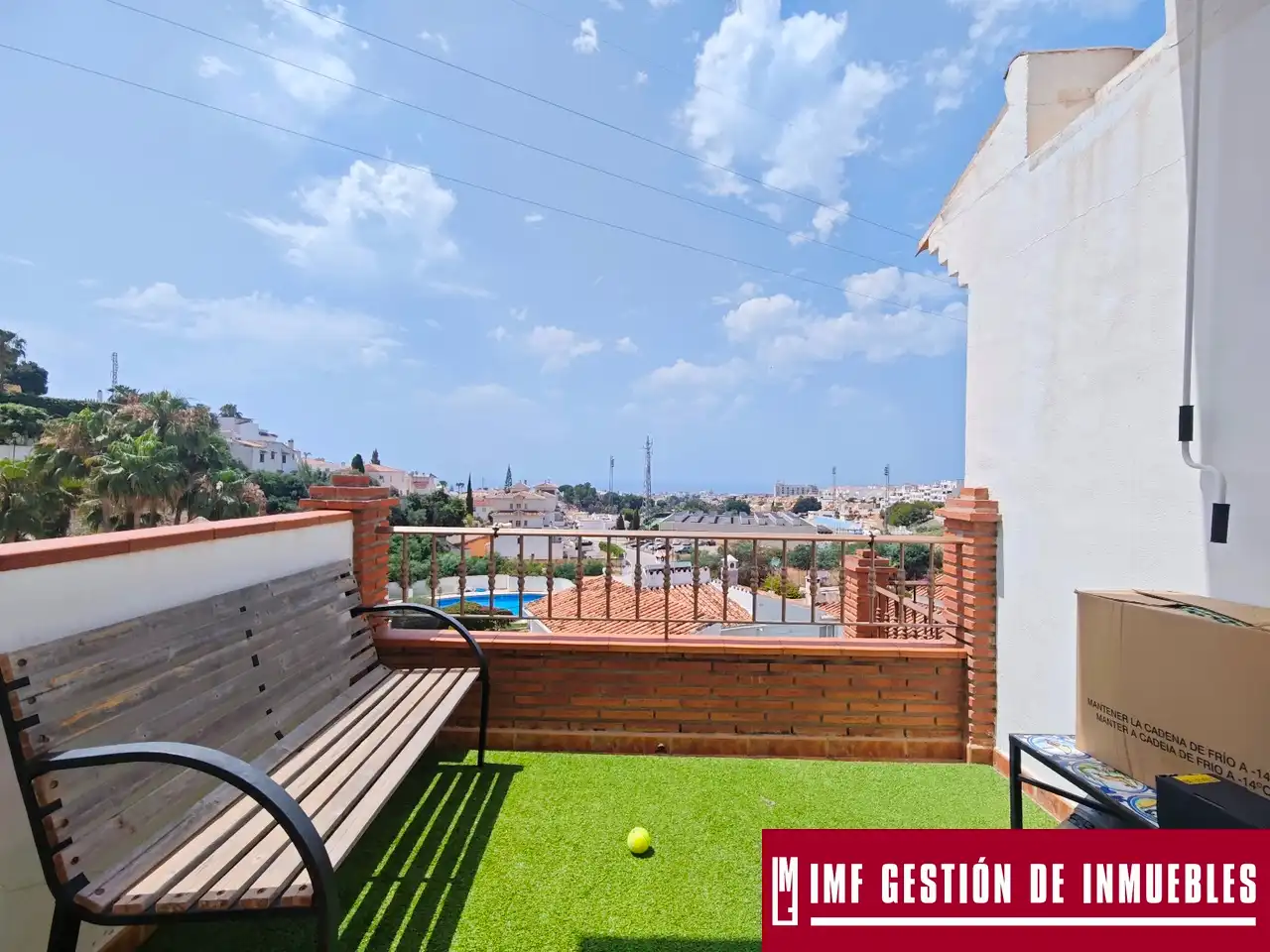 Vista exterior de Casa o chalet en venta en Nerja con Jardín privado, Terraza y Piscina comunitaria
