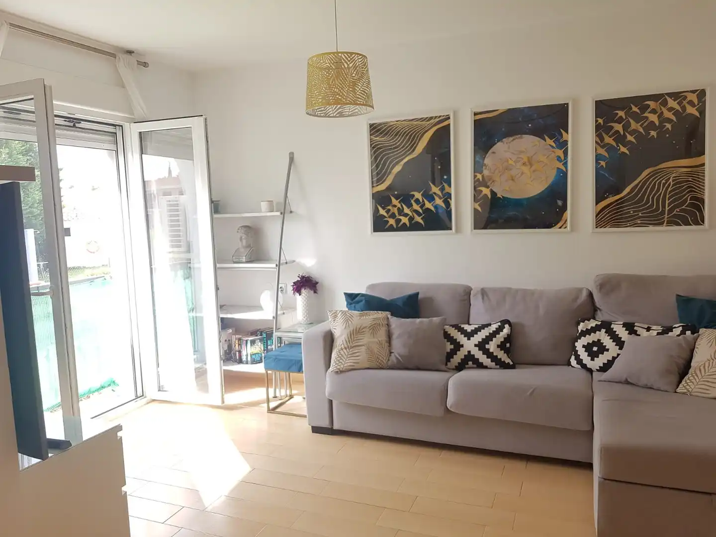 Sala d'estar de Pis en venda en Fuengirola amb Aire condicionat, Moblat i Balcó