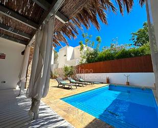 Vista exterior de Casa o xalet de lloguer en Níjar amb Aire condicionat, Calefacció i Jardí privat