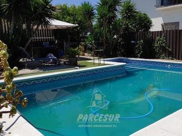 Casa con piscina en venta en Periurbano Oeste - Sierra
