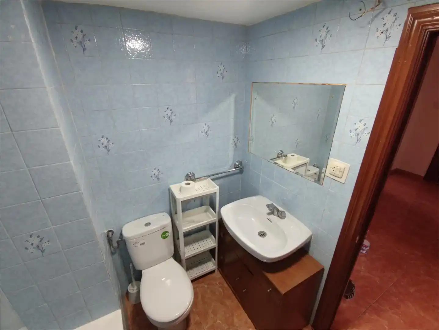 Baño de Piso para compartir en Ejea de los Caballeros con Amueblado y Balcón