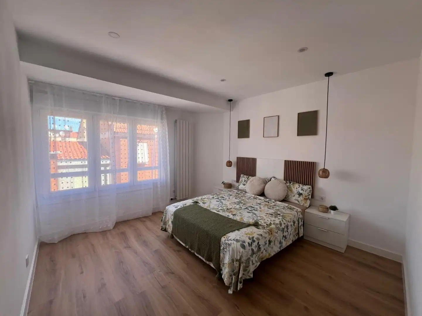 Bedroom of Flat for sale in  Logroño  with Heating, Furnished and Balcony