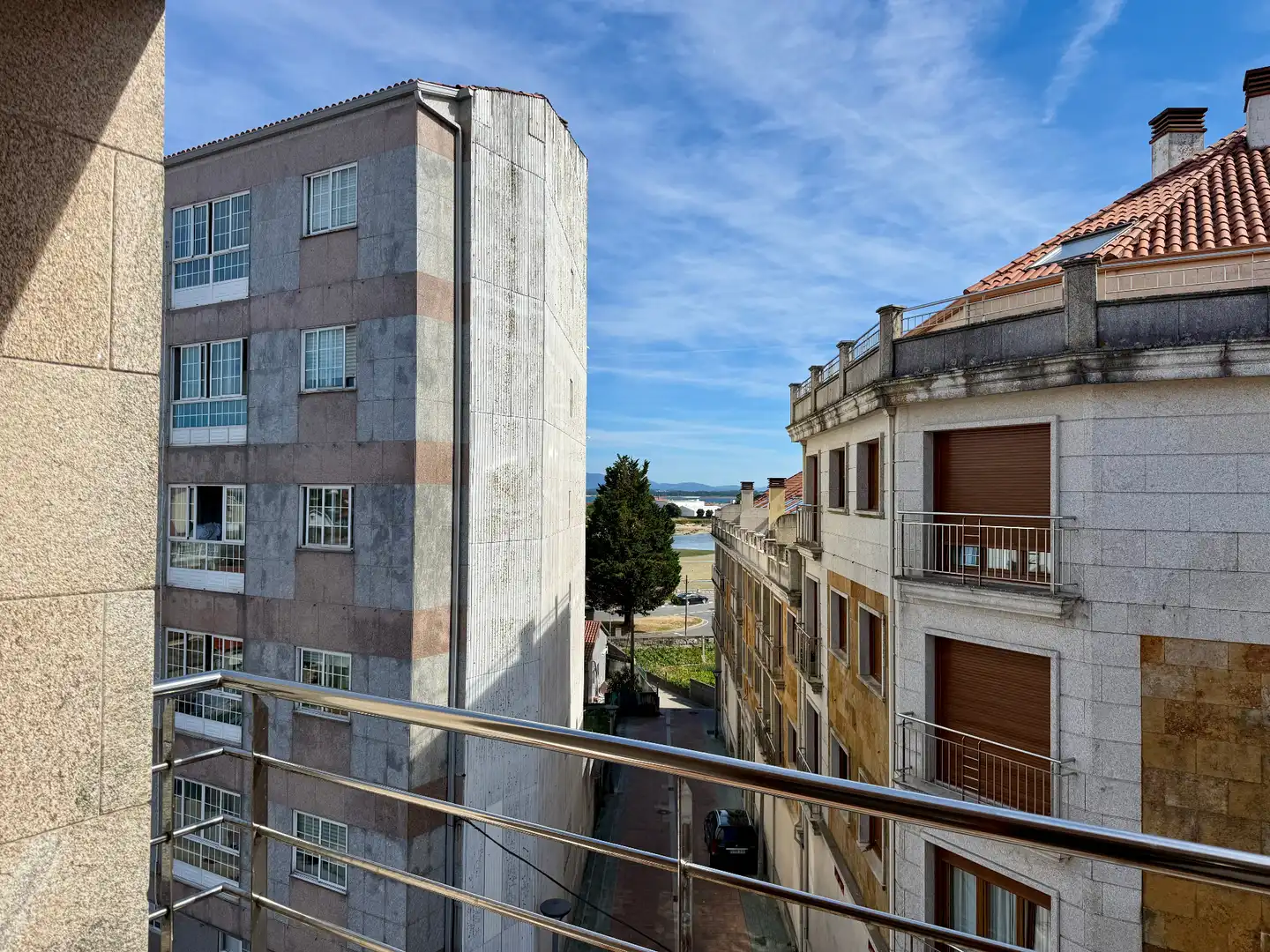 Vista exterior de Apartament en venda en O Grove   amb Calefacció, Traster i Moblat
