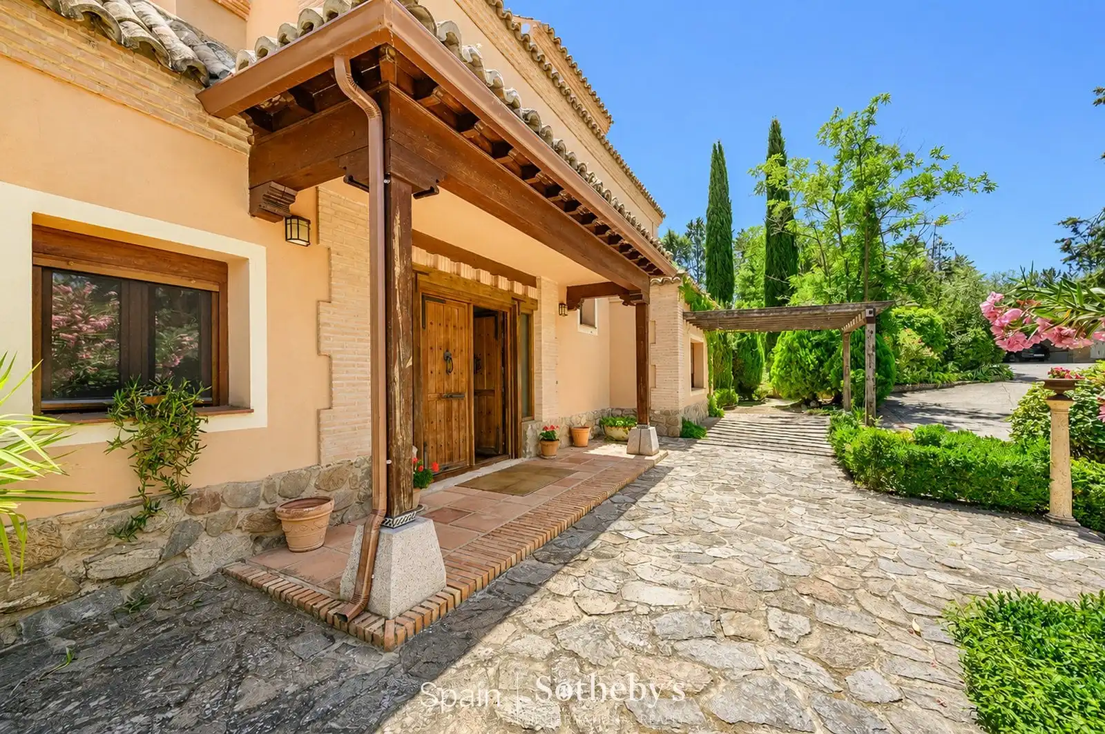 Außenansicht von Haus oder Chalet zum Verkauf in Toledo mit Klimaanlage, Heizung und Privatgarten