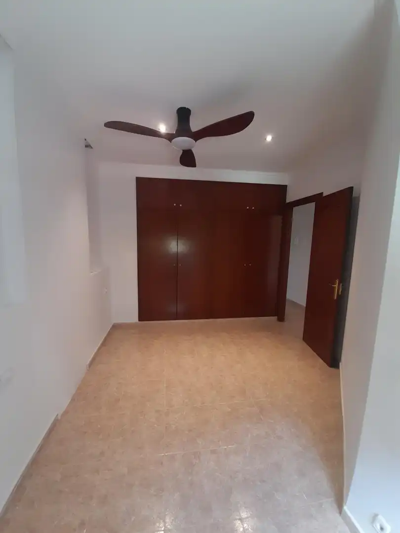 Appartamento con ascensore in affitto a El Palau - Escorxador, imagen 4