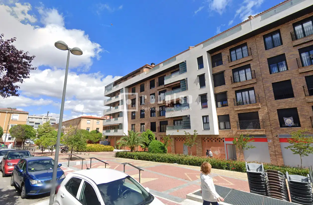 Vista exterior de Piso en venta en Getafe con Calefacción, Terraza y Amueblado