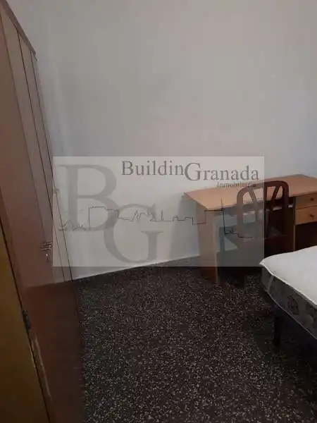 Piso de alquiler en Granada con Terraza y Microondas