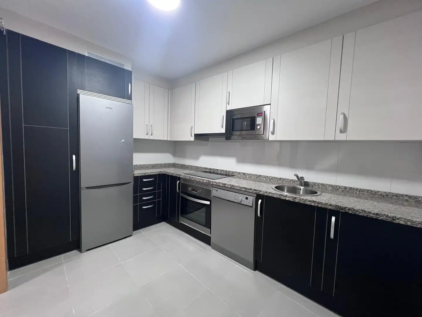 Cocina de Piso de alquiler en Oviedo  con Calefacción, Terraza y Trastero