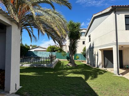 Vista exterior de Casa o xalet en venda en El Catllar  amb Aire condicionat, Terrassa i Piscina