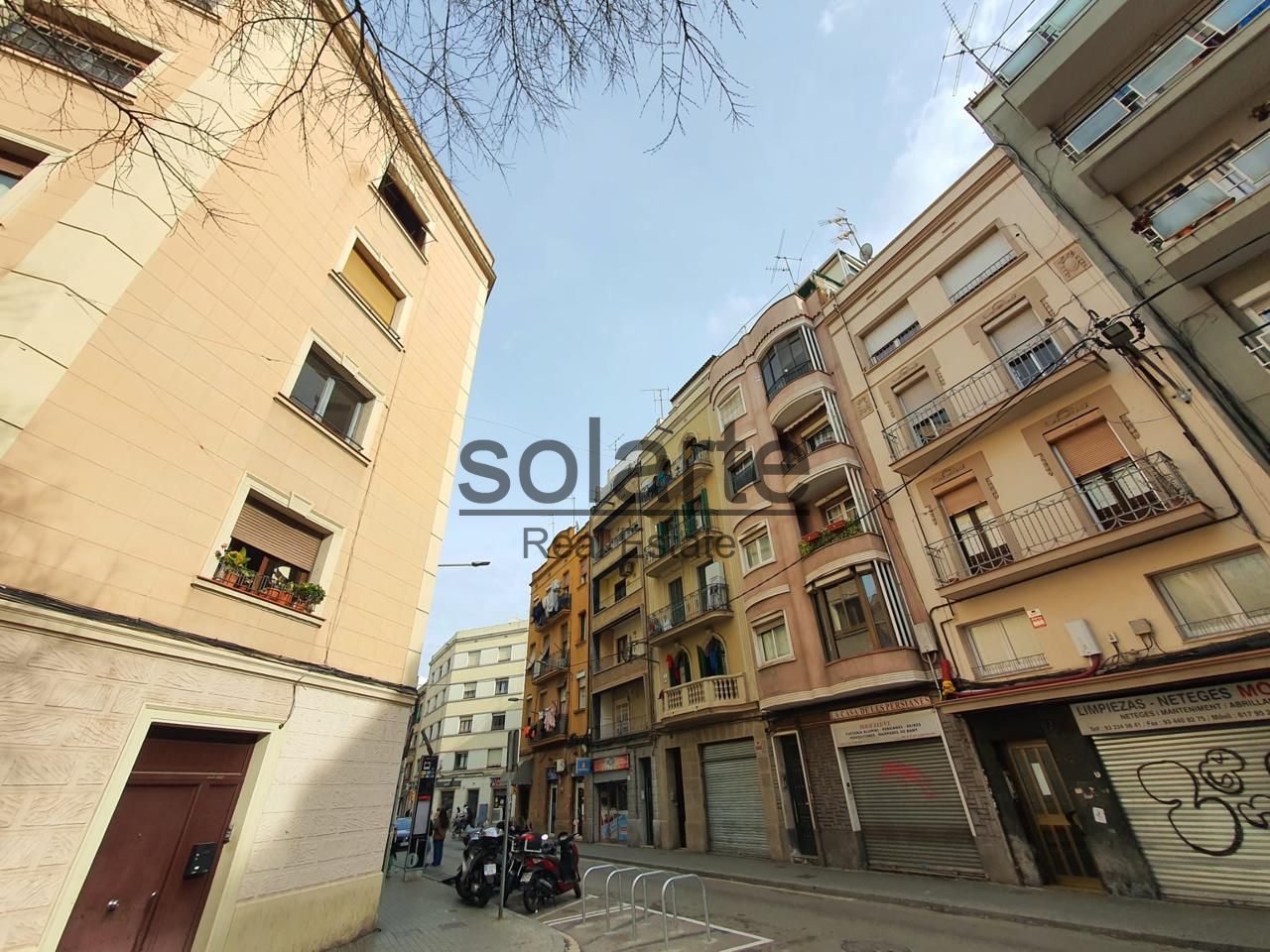 Exterior view of Flat for sale in L'Hospitalet de Llobregat