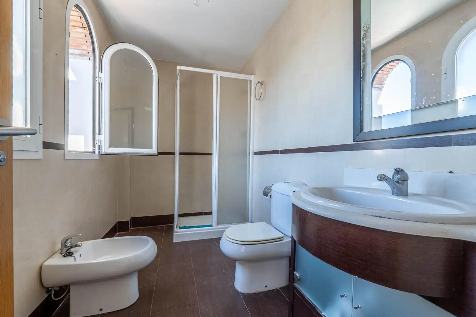 Baño de Casa adosada en venta en Cenes de la Vega con Aire acondicionado, Calefacción y Jardín privado