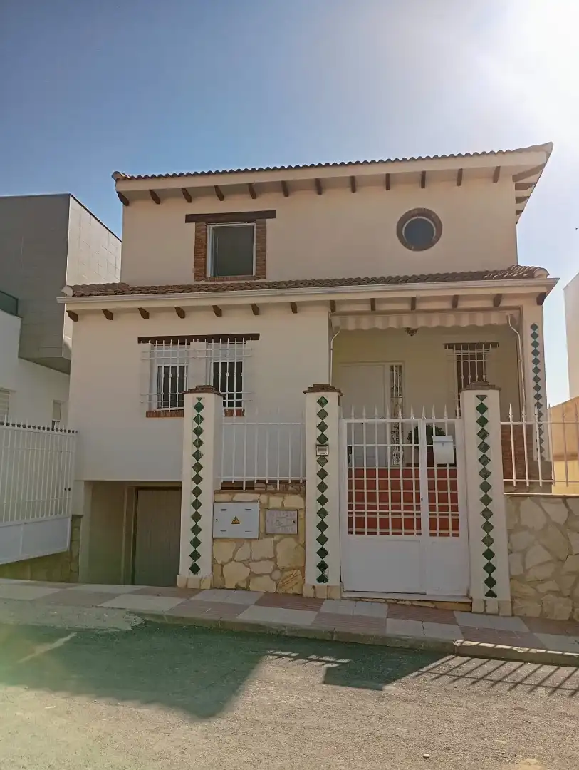 Villa zum Verkauf in Mengíbar