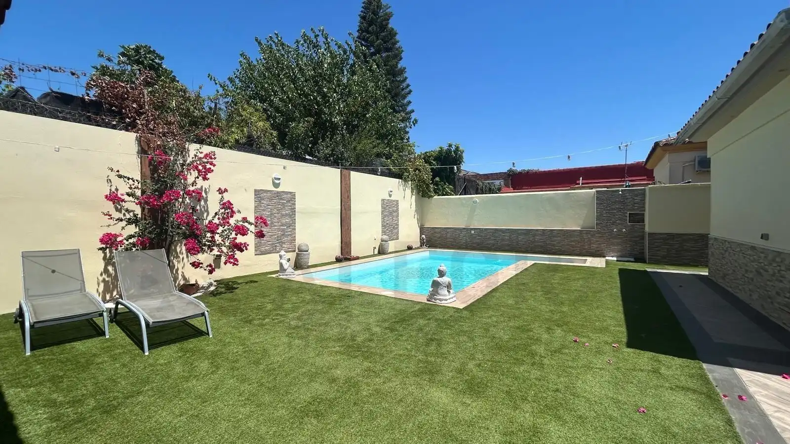 Swimming pool of Houses for rent in Jerez de la Frontera  with Air Conditioner, Private garden and Storage room