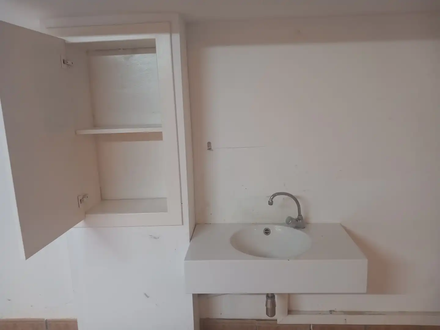 Badezimmer von Geschaftsraum zur Miete in Badalona mit Klimaanlage