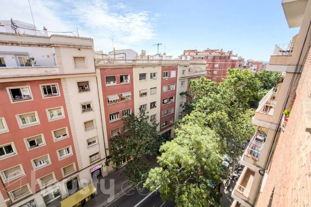 Vista exterior de Piso en venta en Barcelona