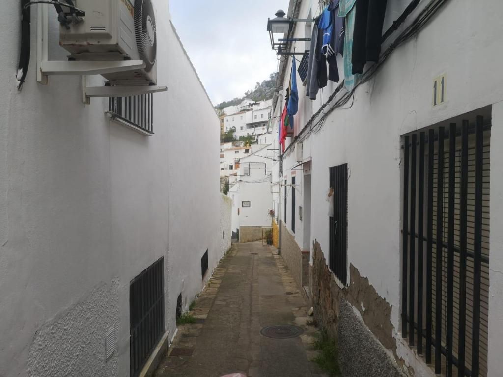 Vista exterior de Piso en venta en Ubrique
