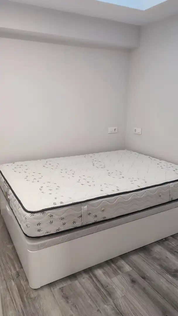 Schlafzimmer von Wohnungen zur Miete in A Coruña Capital  mit Heizung, Möbliert und Ofen