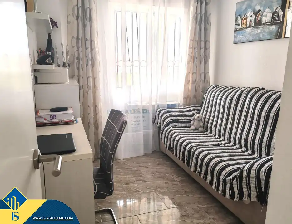 Dormitori de Pis en venda en Orihuela amb Terrassa, Moblat i Piscina comunitària