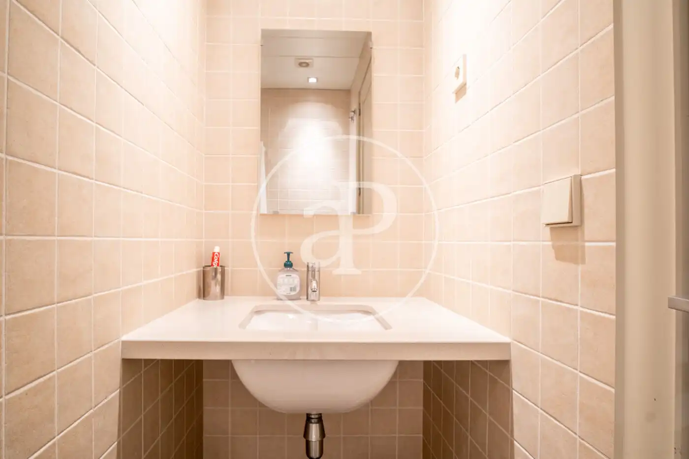 Badezimmer von Wohnung zur Miete in Barcelona mit Klimaanlage, Heizung und Möbliert