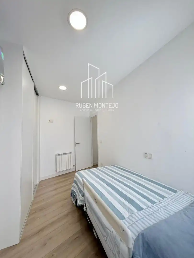 Bedroom of Flat for rent in Salamanca  with Heating, Terrace and Furnished