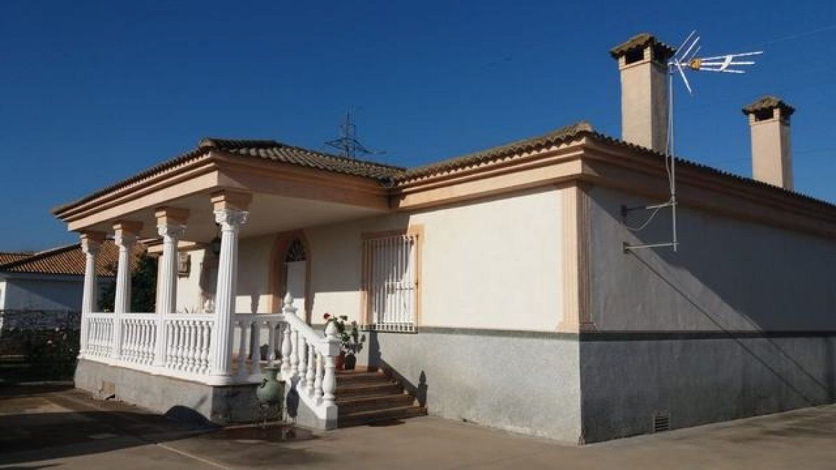 Exterior view of House or chalet for sale in  Córdoba Capital  with Air Conditioner, Terrace and Storage room