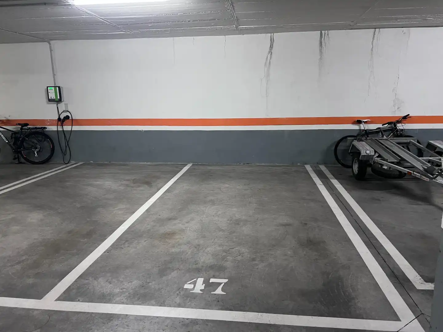Parking of Flat for rent in Madrid  with Air Conditioner, Heating and Private garden