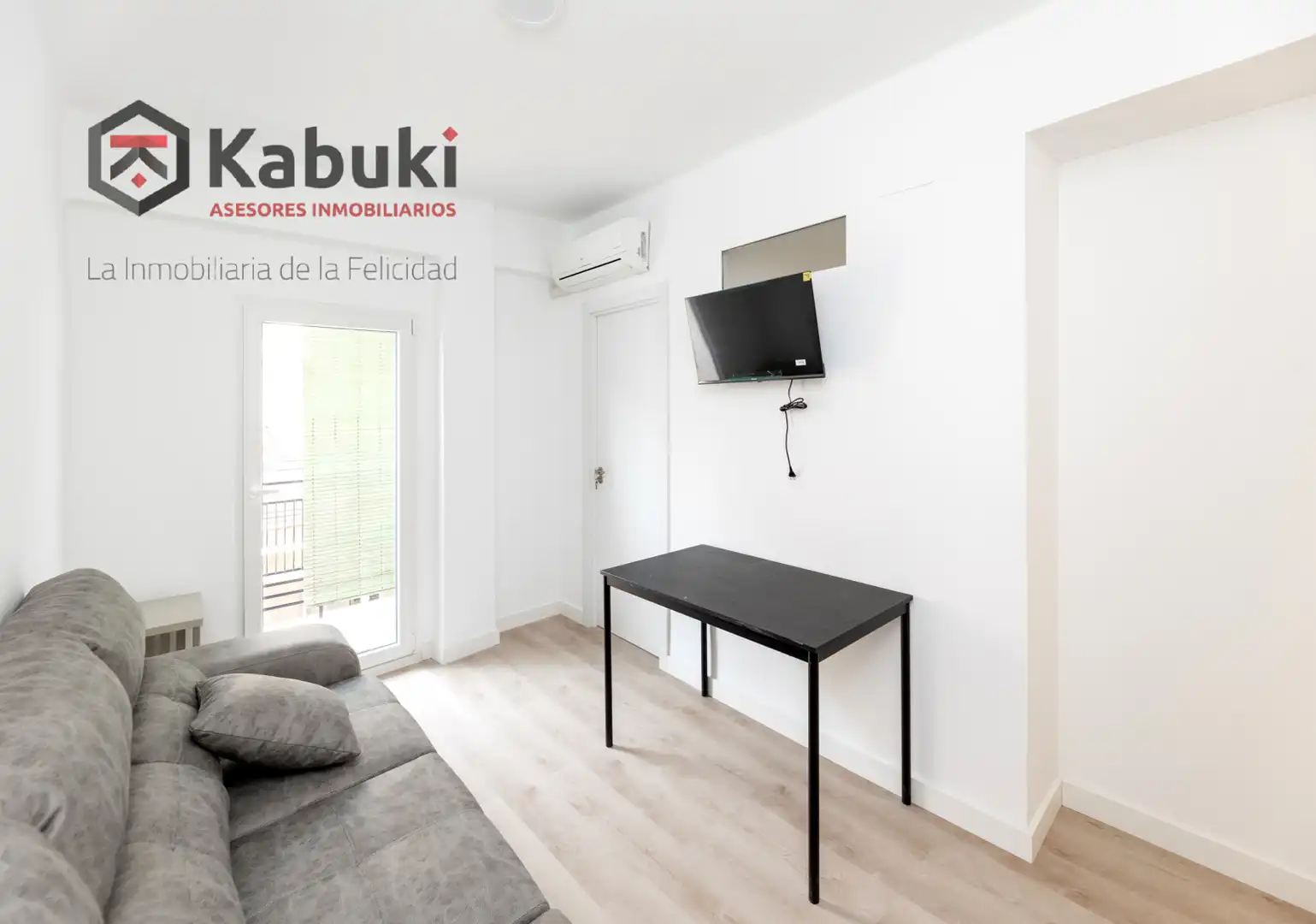 Schlafzimmer von Wohnung zur Miete in Granada mit Möbliert und Balkon