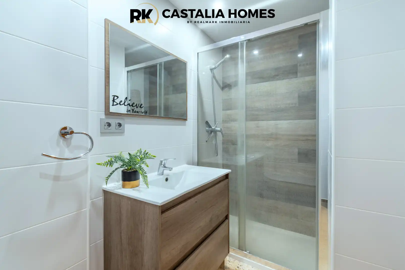 Habitación de Apartamento en venta en Benicasim / Benicàssim con Terraza y Piscina comunitaria