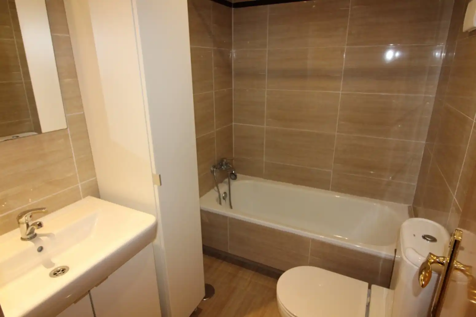 Bathroom of Flat for rent in Santander  with Heating, Parquet flooring and Terrace
