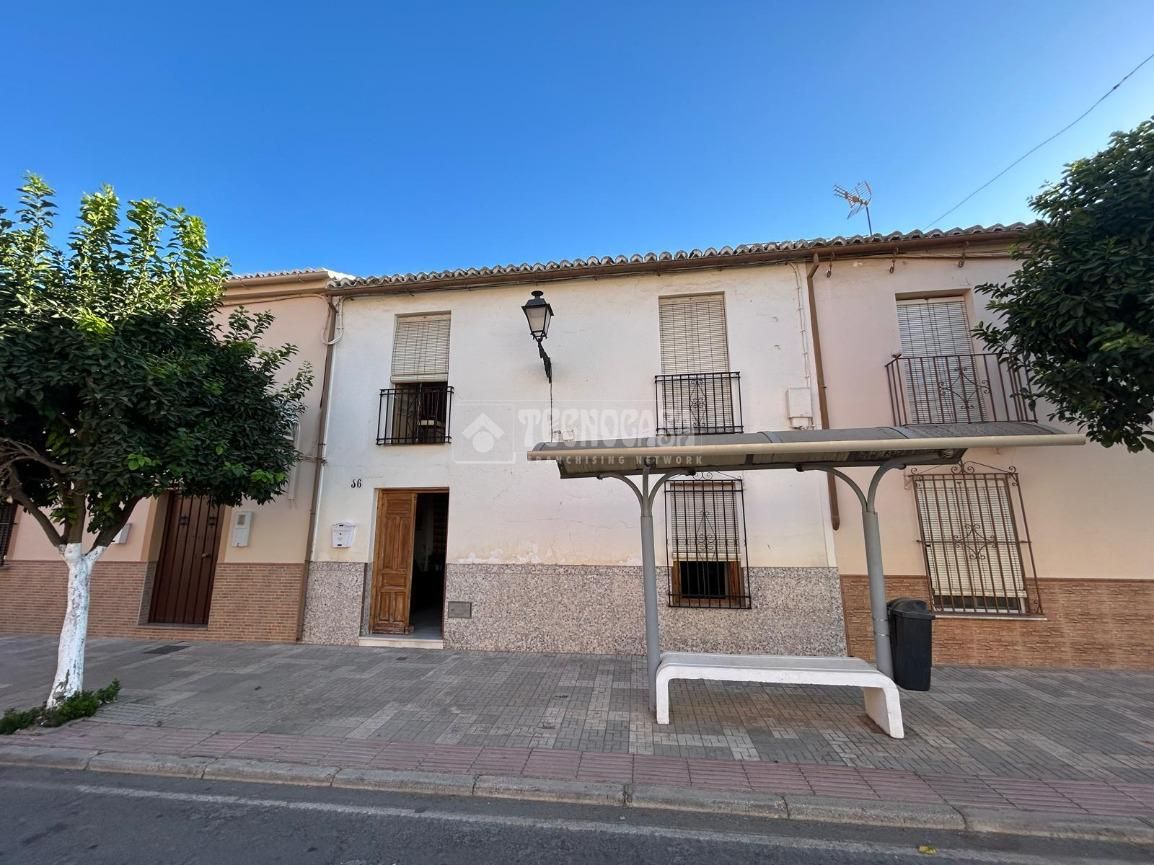 Vista exterior de Casa adosada en venda en Antequera amb Terrassa