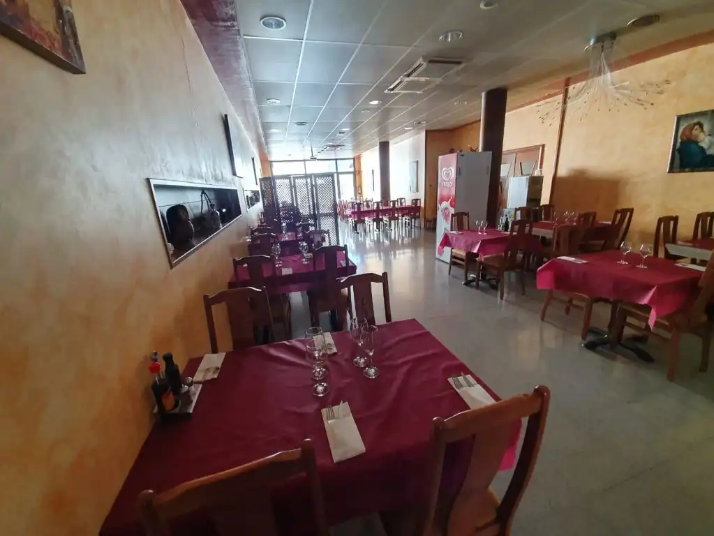 Business premises for sale in Raval de Lleida 64, imagen 2
