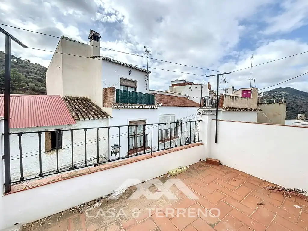 Exterior view of Houses for sale in Sayalonga  with Furnished, Oven and Washing machine