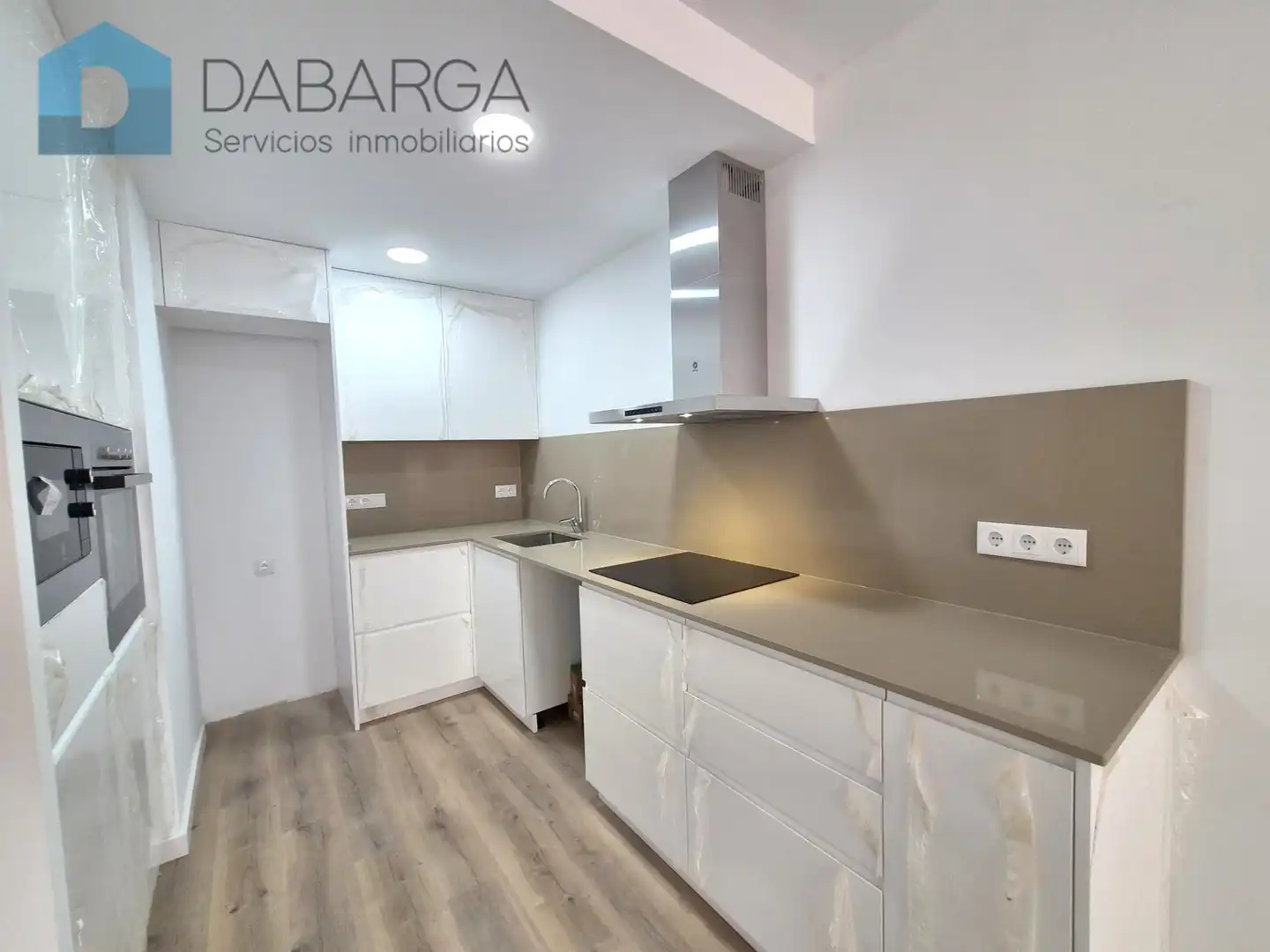 Küche von Wohnung zum Verkauf in Ripollet mit Klimaanlage, Parkett und Terrasse