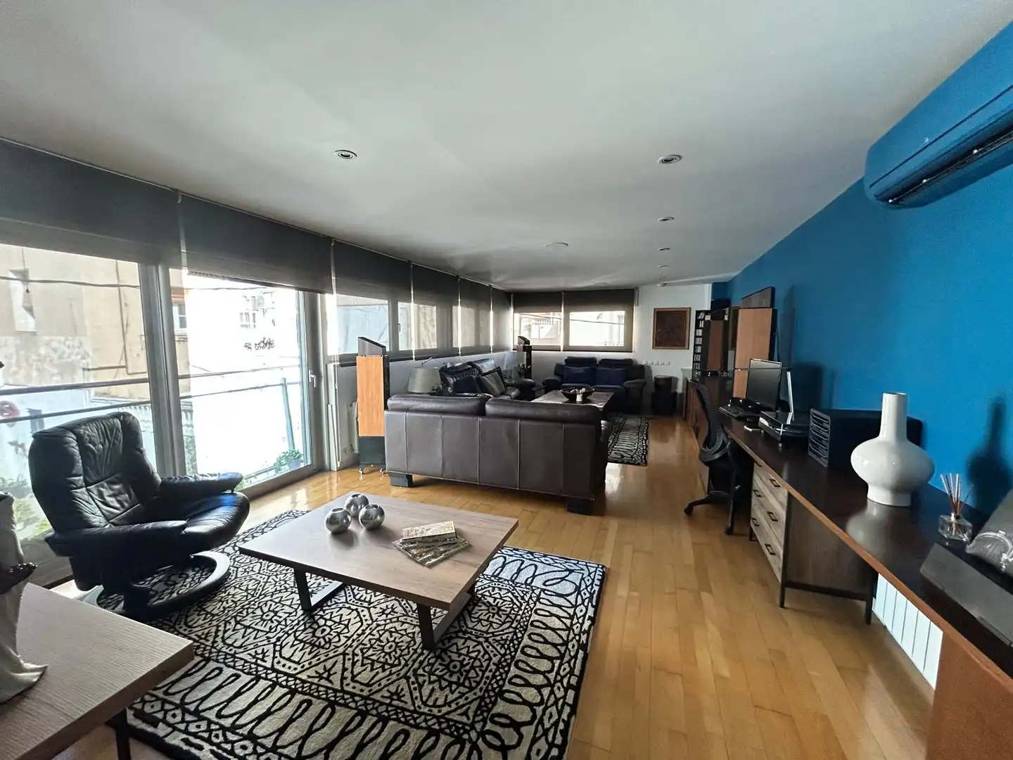 Sala d'estar de Casa adosada en venda en Badalona amb Aire condicionat, Calefacció i Parquet