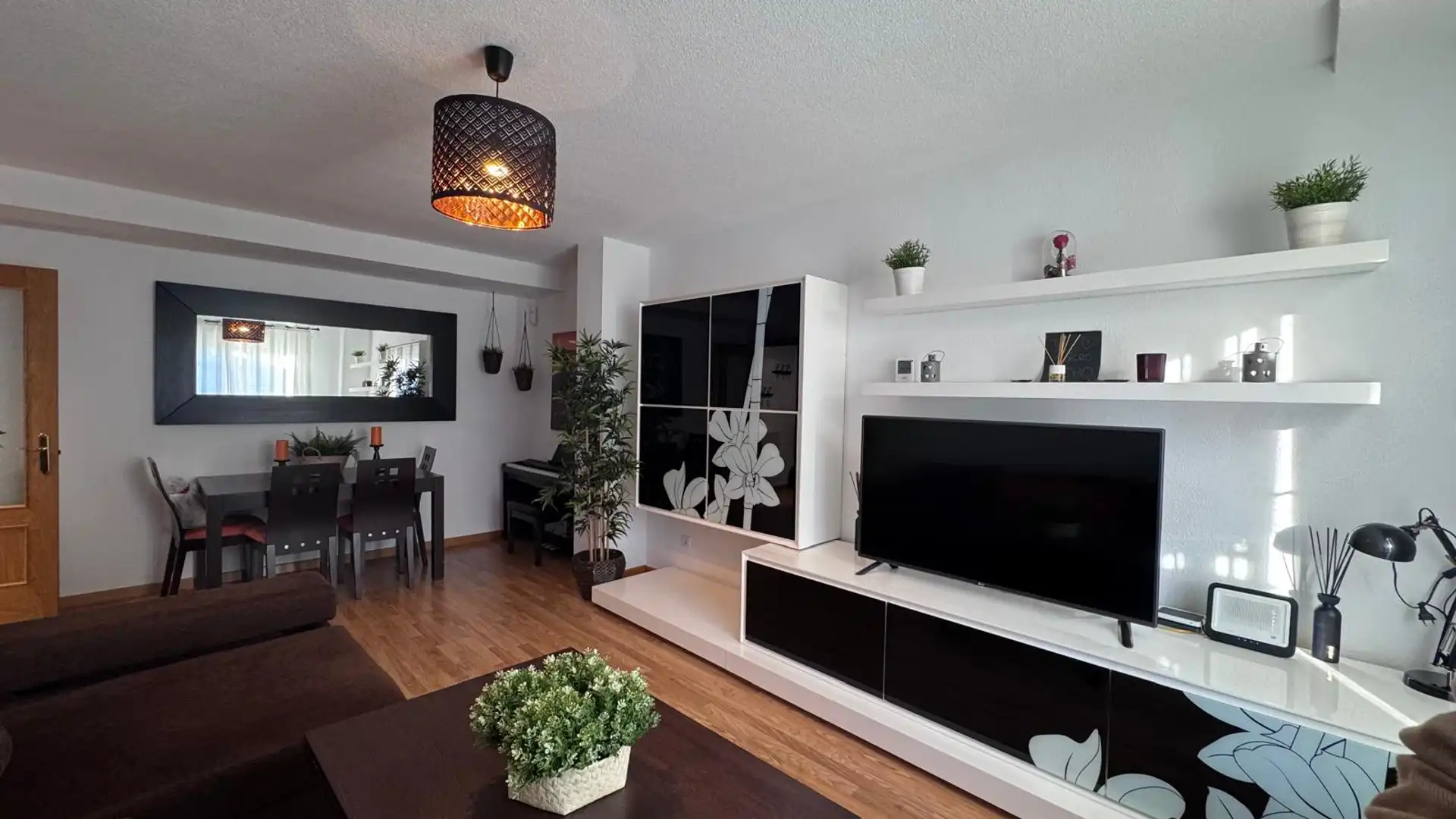 Sala de estar de Dúplex en venta en Griñón con Aire acondicionado, Calefacción y Jardín privado