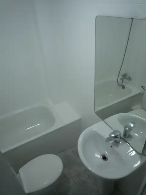 Baño de Piso de alquiler en Barcelona con Horno