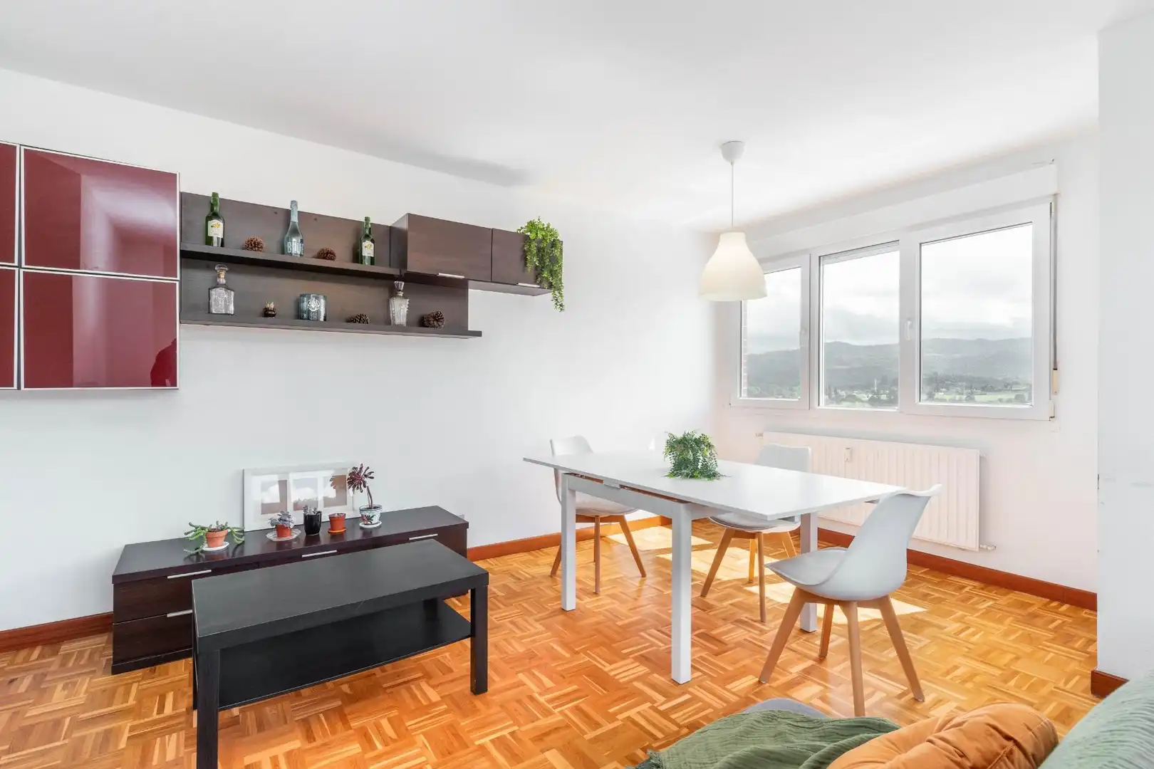 Comedor de Piso en venta en Llanera con Calefacción, Trastero y Amueblado