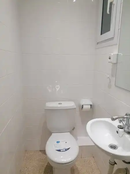 Bathroom of Flat for rent in Sabadell  with Heating, Oven and Balcony
