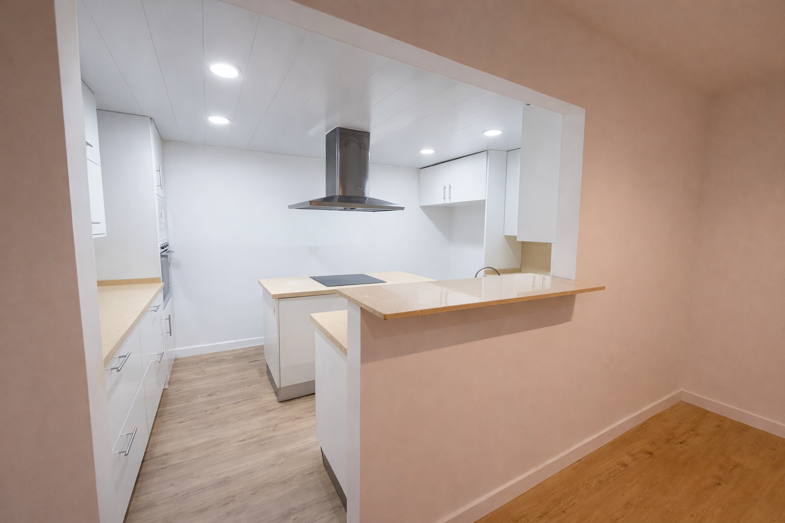 Kitchen of Planta baja for sale in Cornellà de Llobregat