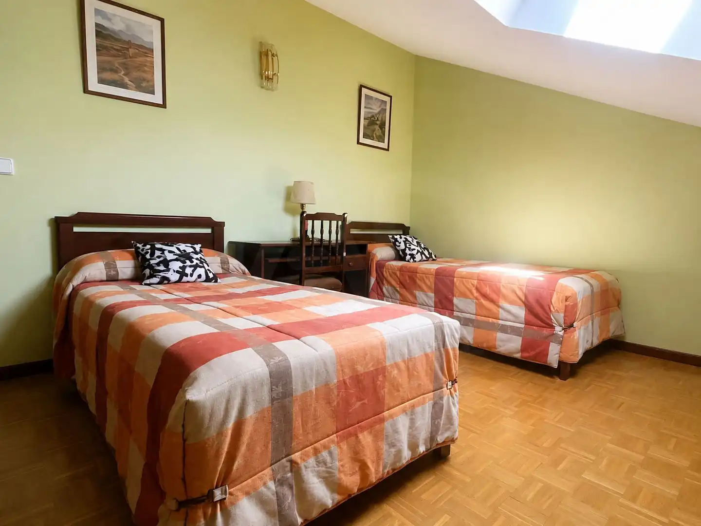 Habitación de Casa o chalet en venta en Burgos con Calefacción