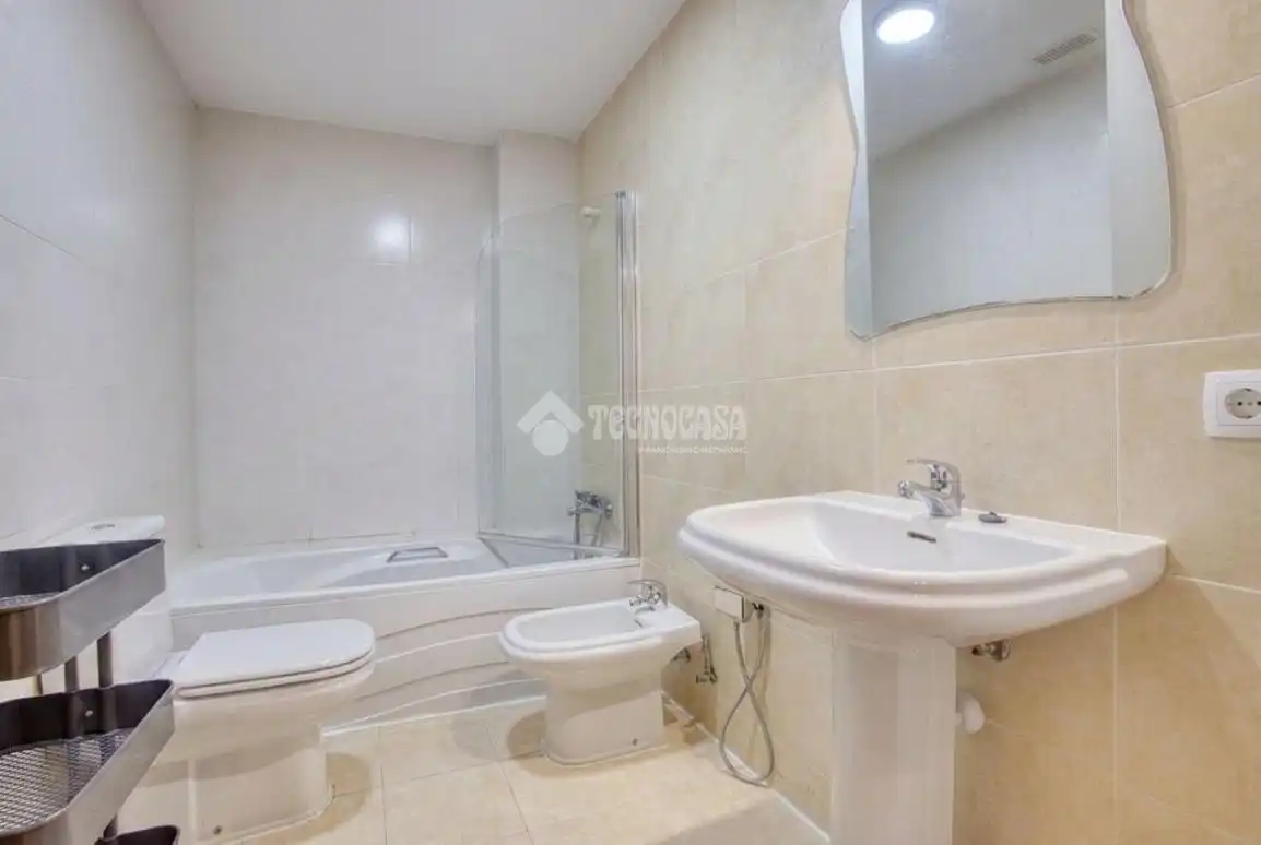 Baño de Piso en venta en Villamayor con Calefacción, Jardín privado y Terraza