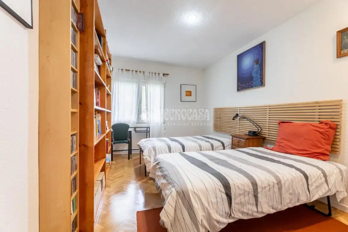 Habitación de Casa adosada en venta en Torrelodones con Calefacción, Jardín privado y Terraza