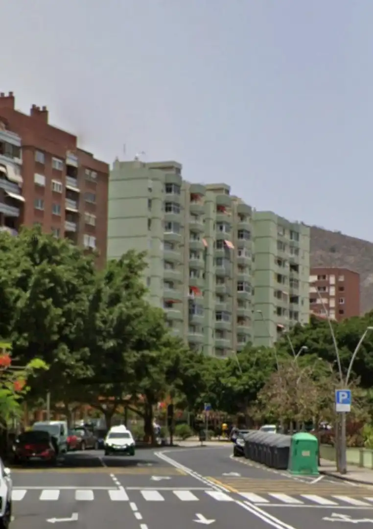 Flat for rent in Calle Heliodoro Rodríguez López, 26, La Salle - Cuatro Torres
