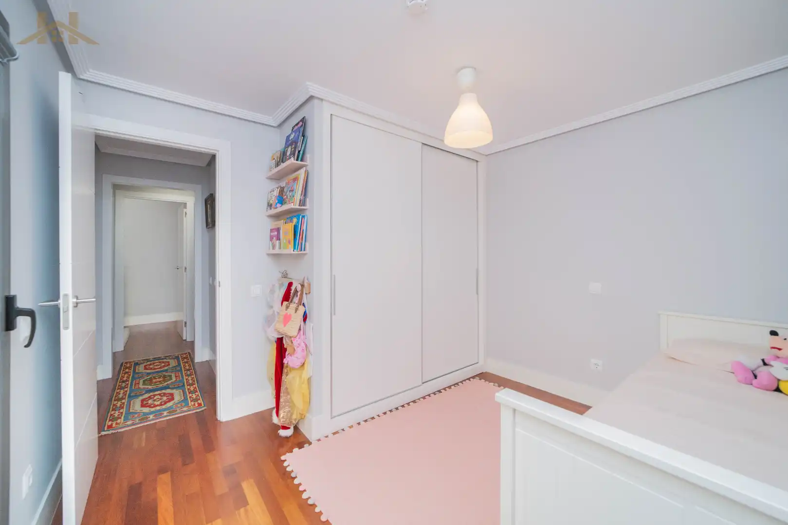 Habitación de Planta baja en venta en Boadilla del Monte con Aire acondicionado, Calefacción y Jardín privado
