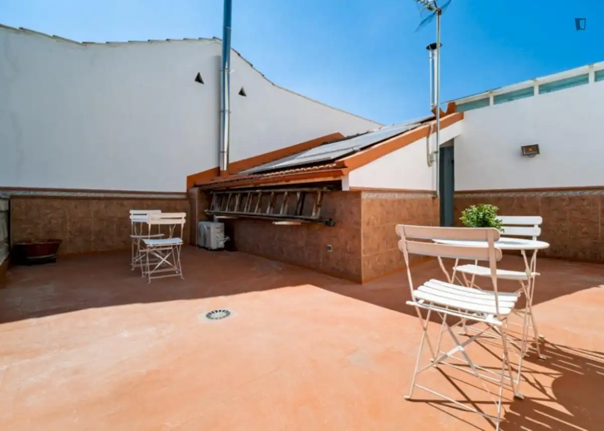 Terrassa de Casa o xalet per a compartir en Madrid amb Calefacció, Moblat i Forn