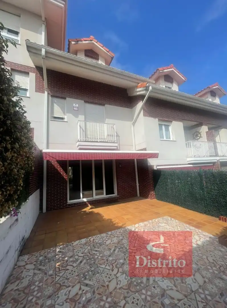 Casa adosada de lloguer a Peñacastillo - Carmen Amaya, Peñacastillo - Nueva Montaña